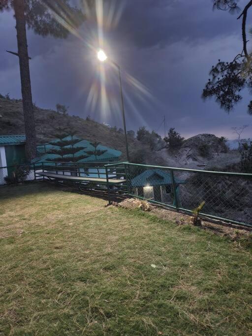 Kasauli Cascade A Cheerfull 4 Bedroom Challet Екстер'єр фото