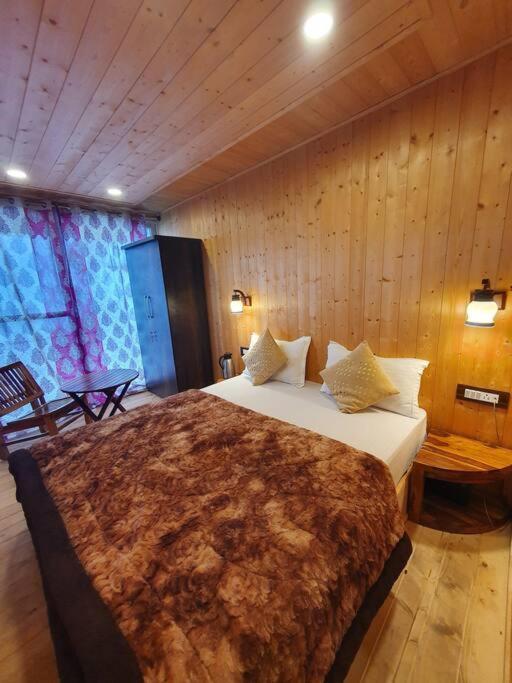 Kasauli Cascade A Cheerfull 4 Bedroom Challet Екстер'єр фото