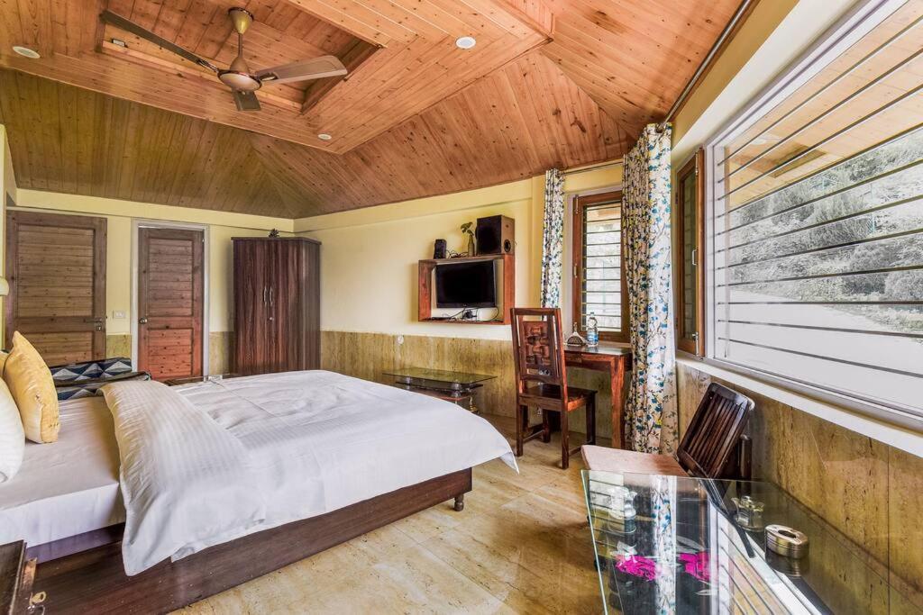 Kasauli Cascade A Cheerfull 4 Bedroom Challet Екстер'єр фото