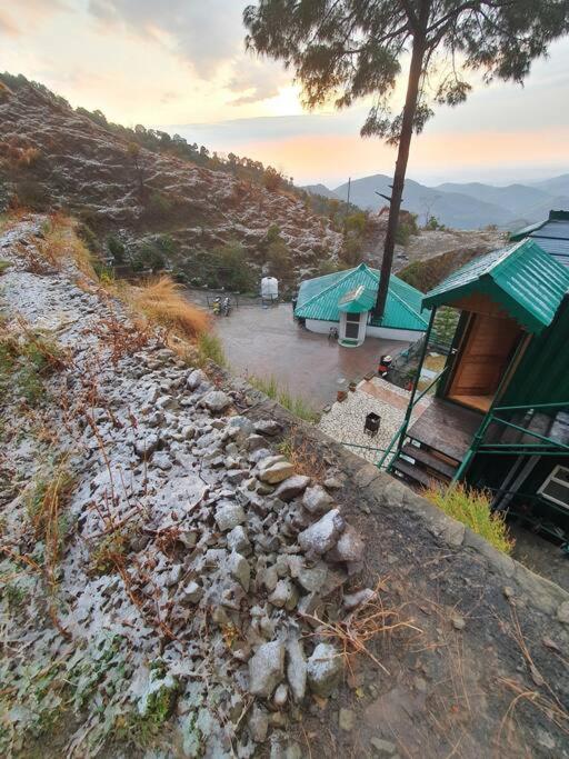 Kasauli Cascade A Cheerfull 4 Bedroom Challet Екстер'єр фото