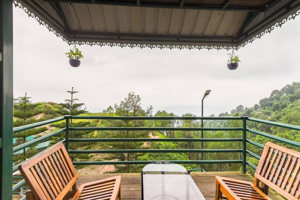 Kasauli Cascade A Cheerfull 4 Bedroom Challet Екстер'єр фото