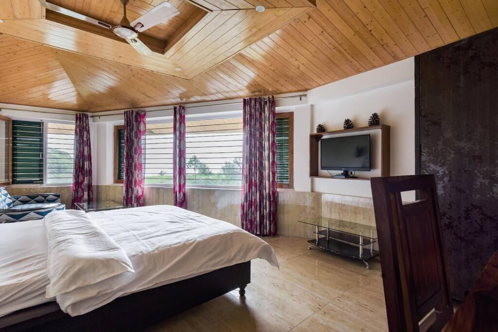 Kasauli Cascade A Cheerfull 4 Bedroom Challet Екстер'єр фото